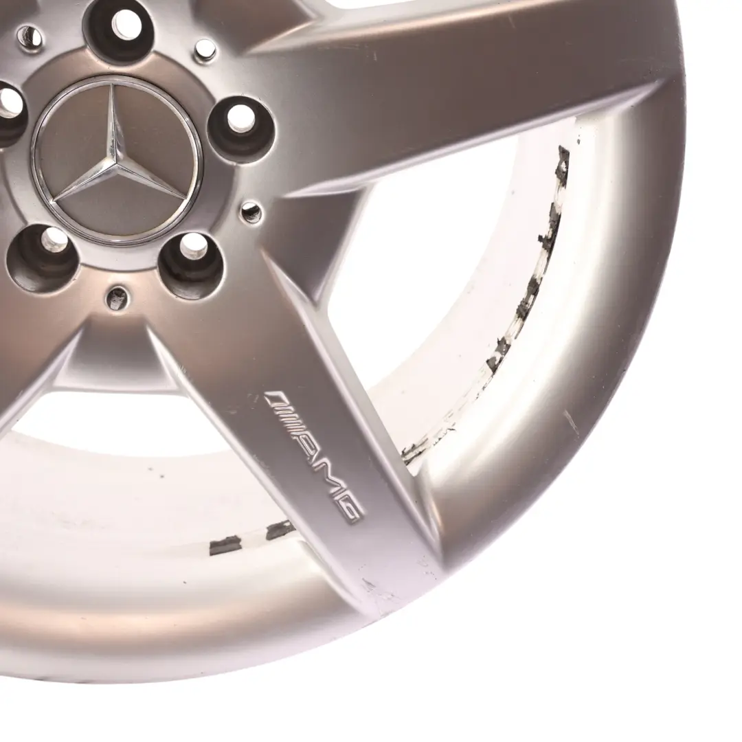 Leicht metall felge hinten silber 18" 8,5J ET:30 für Mercedes C209 AMG mit Teilenummer A1714011702 Mercedes C209 AMG Leicht metall felge hinten silber 18" 8,5J ET:30 - SKU A1714011702-1 - Teilenummer A1714011702
