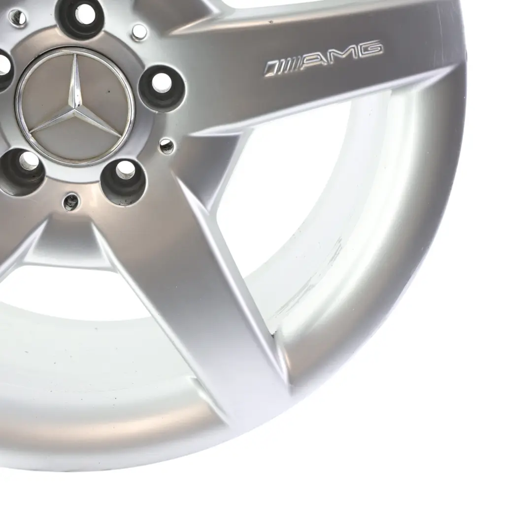 Jante arrière alliage argenté 18" 8,5J ET:30 pour Mercedes R171 C209 AMG à propos du numéro de pièce A1714011702 Mercedes R171 C209 AMG Jante arrière alliage argenté 18" 8,5J ET:30 - SKU A1714011702-2 - Numéro de pièce A1714011702