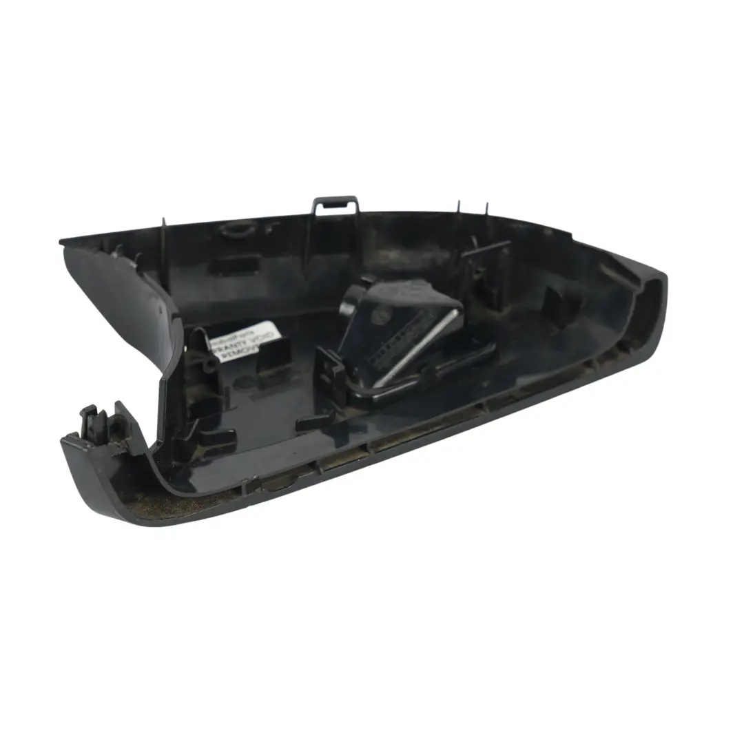 Copertura Specchietto Inferiore Destro per Mercedes C117 X156 W176 con numero di parte A1768100415 Mercedes C117 X156 W176 Copertura Specchietto Inferiore Destro - SKU A1768100415 - Numero di parte A1768100415