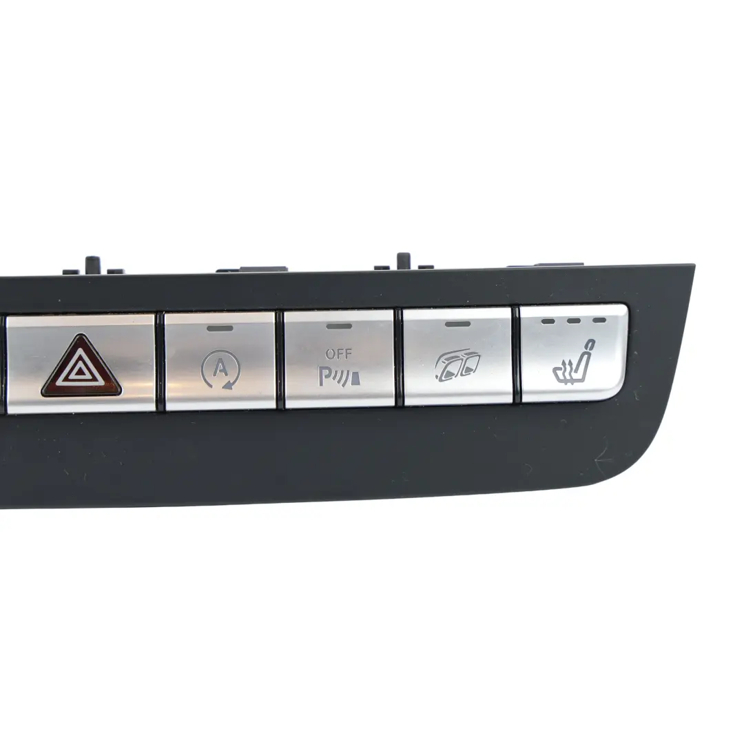 Pannello Interruttore Luce Emergenza Sedile Riscaldato per Mercedes W176 con numero di parte A1769056700 Mercedes W176 Pannello Interruttore Luce Emergenza Sedile Riscaldato - SKU A1769056700 - Numero di parte A1769056700