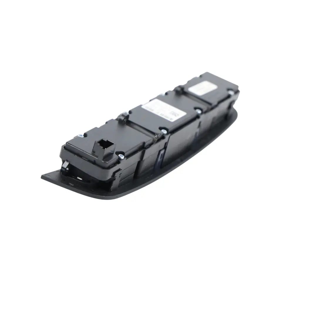 Mercedes W176 Interrupteur Panneau Feux Détresse Siège Chauffant - SKU A1769056700 - Numéro de pièce A1769056700