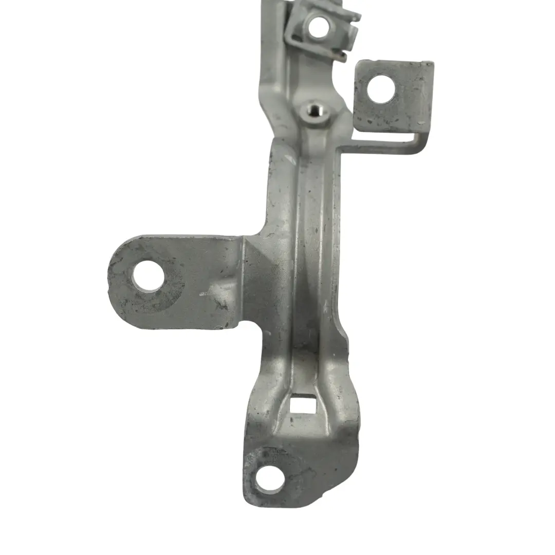 Supporto Staffa Montaggio Pompa Acqua M282 per Mercedes C118 W177 W247 con numero di parte A1775044300 Mercedes C118 W177 W247 Supporto Staffa Montaggio Pompa Acqua M282 - SKU A1775044300 - Numero di parte A1775044300