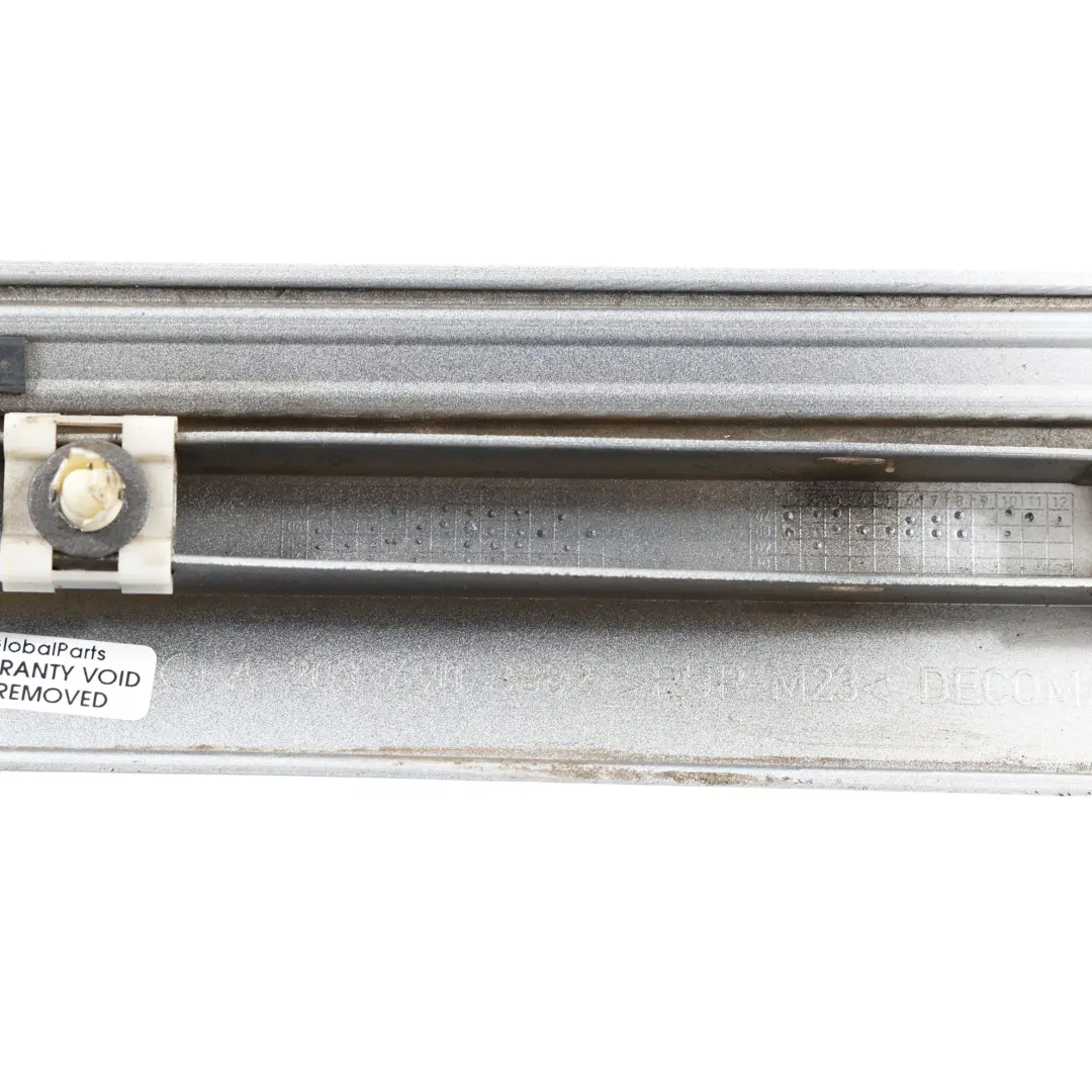 Zierleiste Seitenschutz Hinten Rechts Iridiumsilber 775 für Mercedes CL203 mit Teilenummer A2036903882 Mercedes CL203 Zierleiste Seitenschutz Hinten Rechts Iridiumsilber 775 - SKU A2036903882-IRS - Teilenummer A2036903882