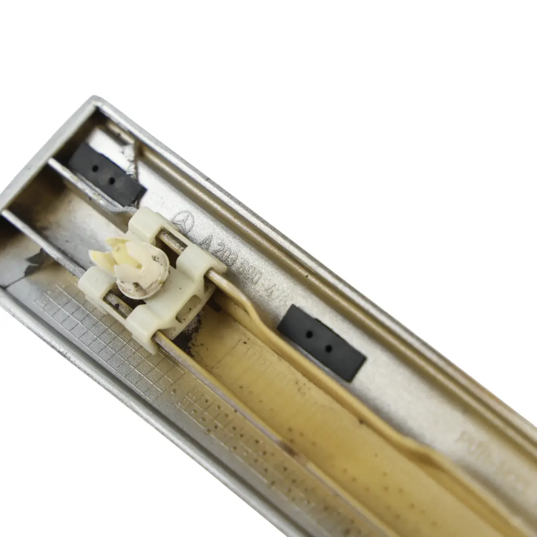 Mercedes W203 Kotflügel Zierleiste Vorne Links Brillantsilber 9744 - SKU A2036904762-BRS - Teilenummer A2036904762