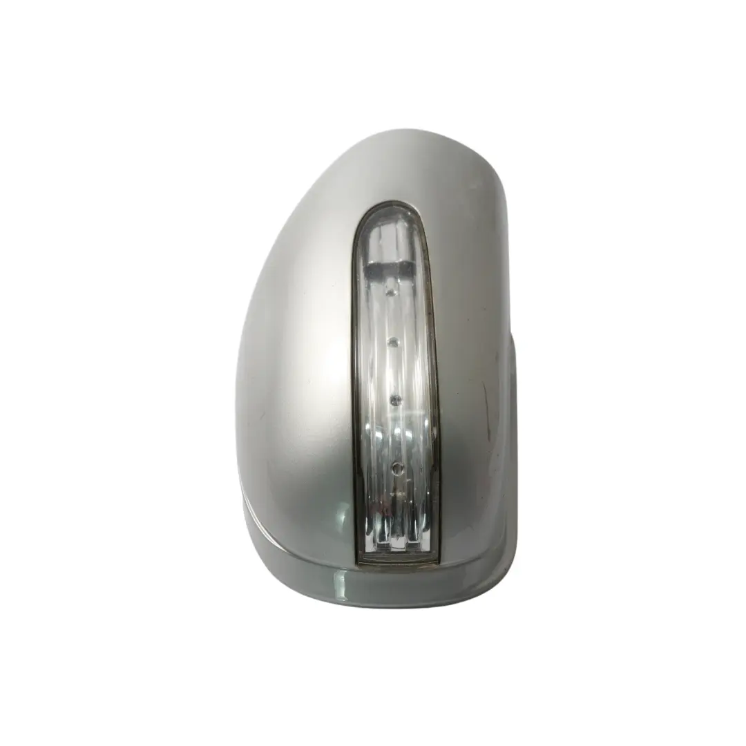 Obudowa Lusterka Zewnętrznego Prawa Srebrny Brilliant 9744 do Mercedes W203 o numerze A2038110460 Mercedes W203 Obudowa Lusterka Zewnętrznego Prawa Srebrny Brilliant 9744 - SKU A2038110460-BRS - Numer Części A2038110460