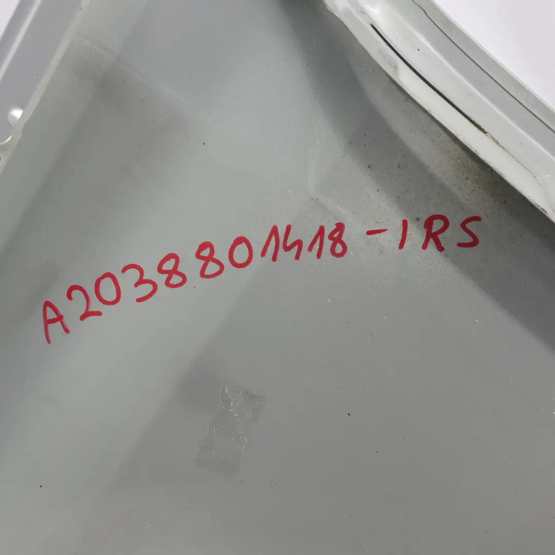 Guardabarros Delantero Derecho Iridio Plata Metalizado 775 para Mercedes CL203 W203 con número de pieza A2038801418 Mercedes CL203 W203 Guardabarros Delantero Derecho Iridio Plata Metalizado 775 - SKU A2038801418-IRS - Número de pieza A2038801418
