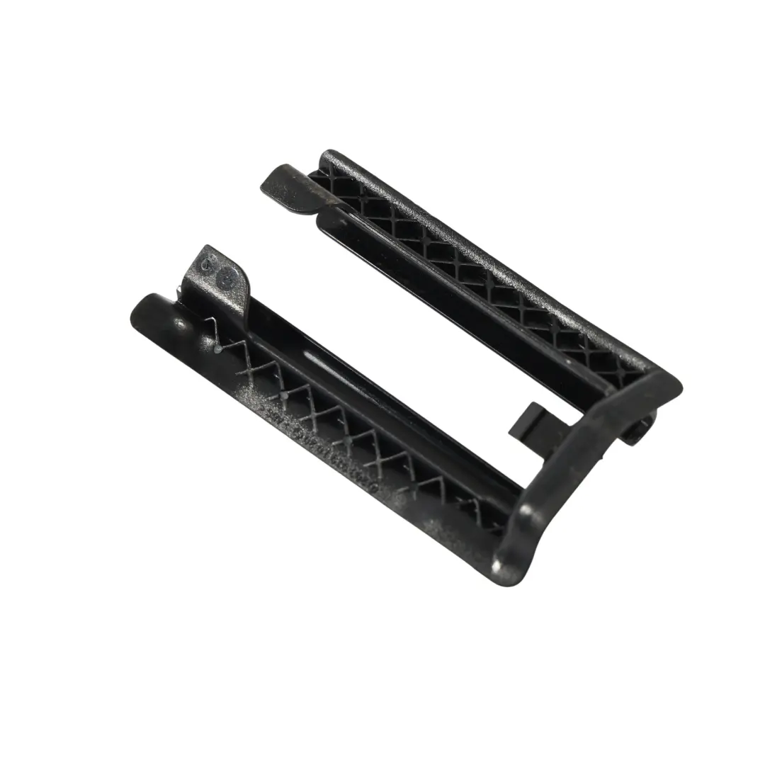 Garniture Housse Siège Conducteur Arrière Droit pour Mercedes W203 CL203 à propos du numéro de pièce A2039191020 Mercedes W203 CL203 Garniture Housse Siège Conducteur Arrière Droit - SKU A2039191020 - Numéro de pièce A2039191020