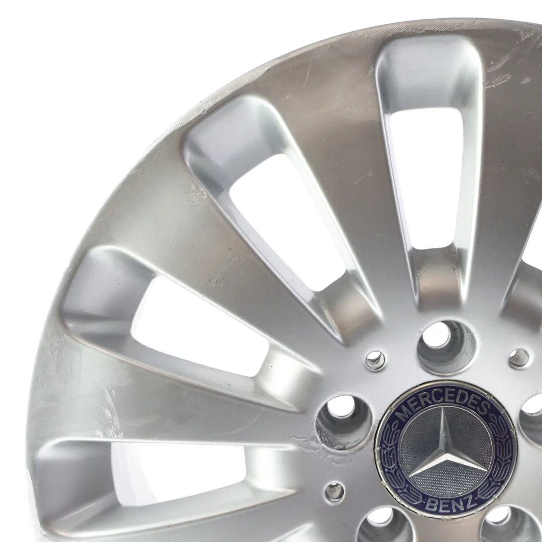 jante alliage argent disque 12 trous 16" 7J ET:43 pour Mercedes W204 à propos du numéro de pièce A2044010602 Mercedes W204 jante alliage argent disque 12 trous 16" 7J ET:43 - SKU A2044010602 - Numéro de pièce A2044010602