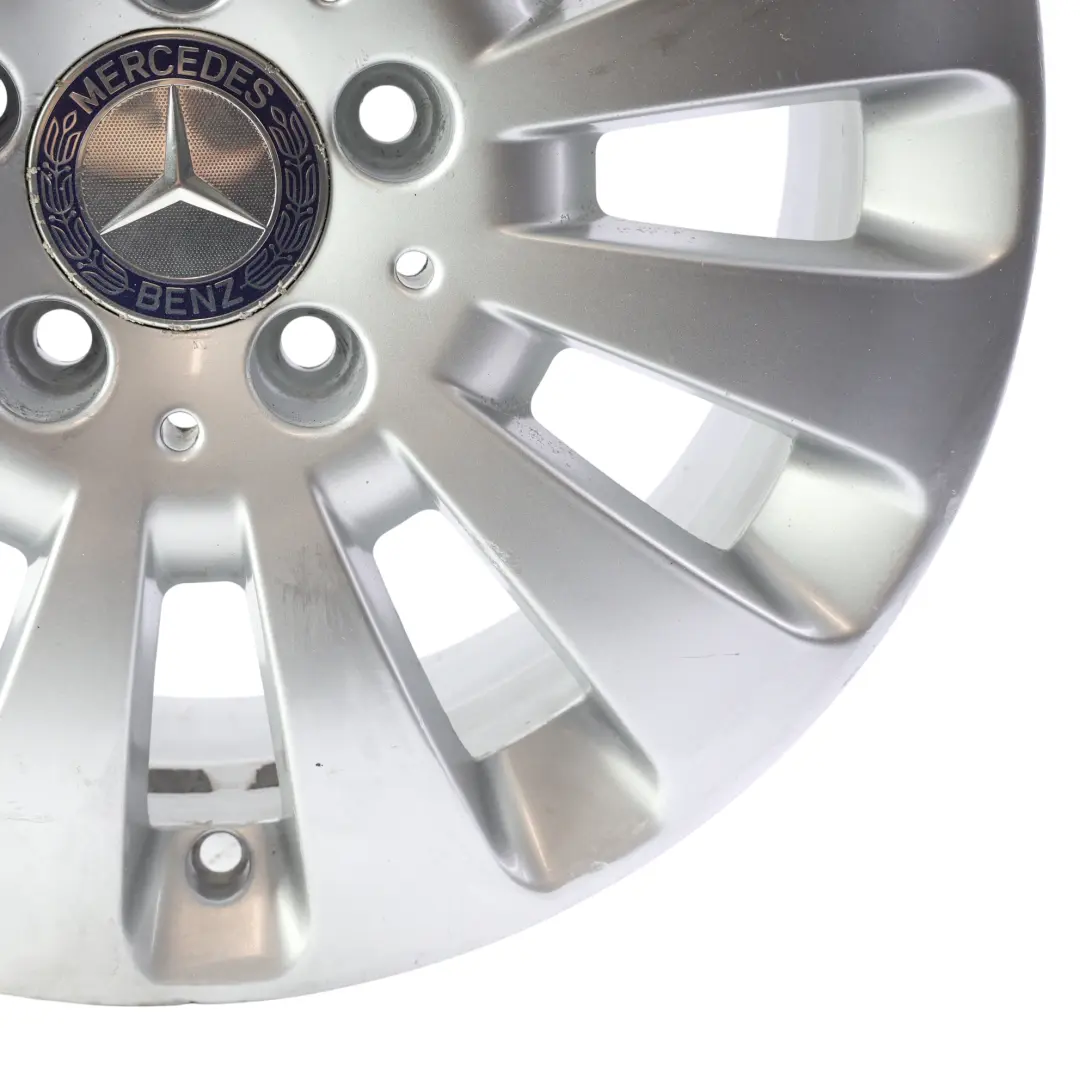 Silberne Leicht metall felge Scheibe 16" 7J ET:43 für Mercedes W204 mit Teilenummer A2044010602 Mercedes W204 Silberne Leicht metall felge Scheibe 16" 7J ET:43 - SKU A2044010602 - Teilenummer A2044010602