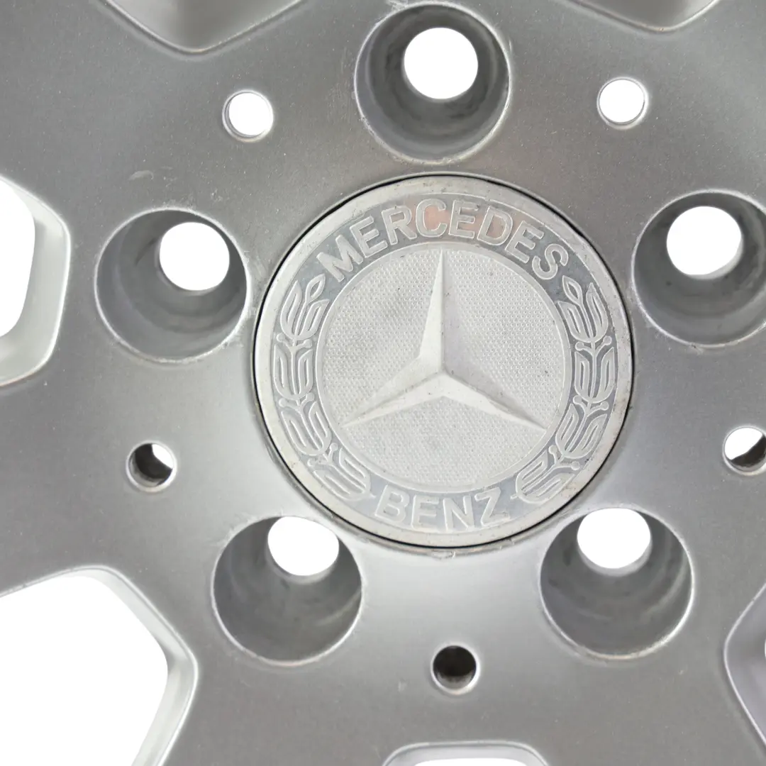 Cerchio In Lega Argento 7 Fori 16" ET:43 7J per Mercedes W204 con numero di parte A2044011102 Mercedes W204 Cerchio In Lega Argento 7 Fori 16" ET:43 7J - SKU A2044011102-1 - Numero di parte A2044011102