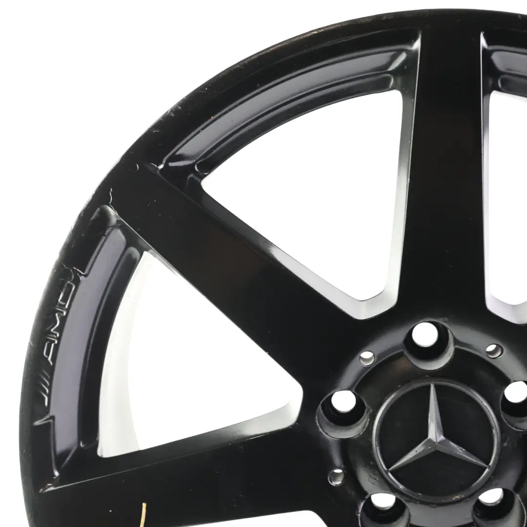 Jante alliage noir à 7 branches à l'avant 18" 8J ET:50 pour Mercedes W204 à propos du numéro de pièce A2044019802 Mercedes W204 Jante alliage noir à 7 branches à l'avant 18" 8J ET:50 - SKU A2044019802-5 - Numéro de pièce A2044019802