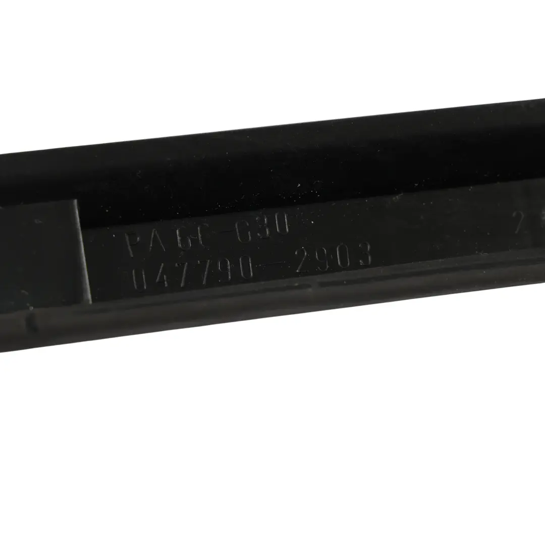 Mercedes W204 C207 W212 Supporto Staffa Radiatore Condensatore A/C - SKU A2045000654-1 - Numero di parte A2045000654