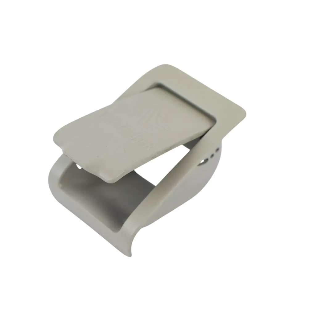 Mercedes W204 Cubierta Isofix Asiento Panel Trasero Gris - SKU A2046800136-1 - Número de pieza A2046800136