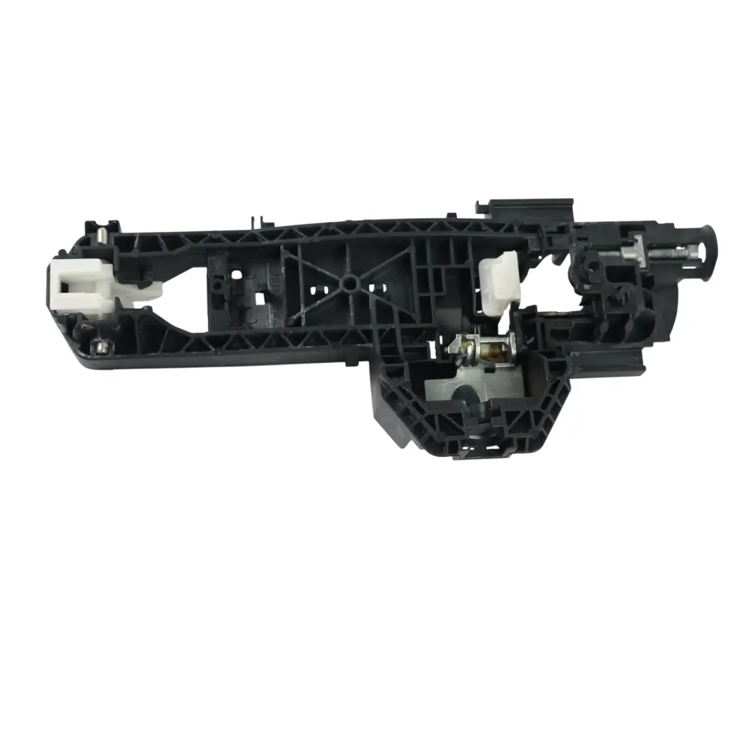 Soporte Manija Puerta Trasera Derecha para Mercedes GLA X156 con número de pieza A2047603200 Mercedes GLA X156 Soporte Manija Puerta Trasera Derecha - SKU A2047603200 - Número de pieza A2047603200