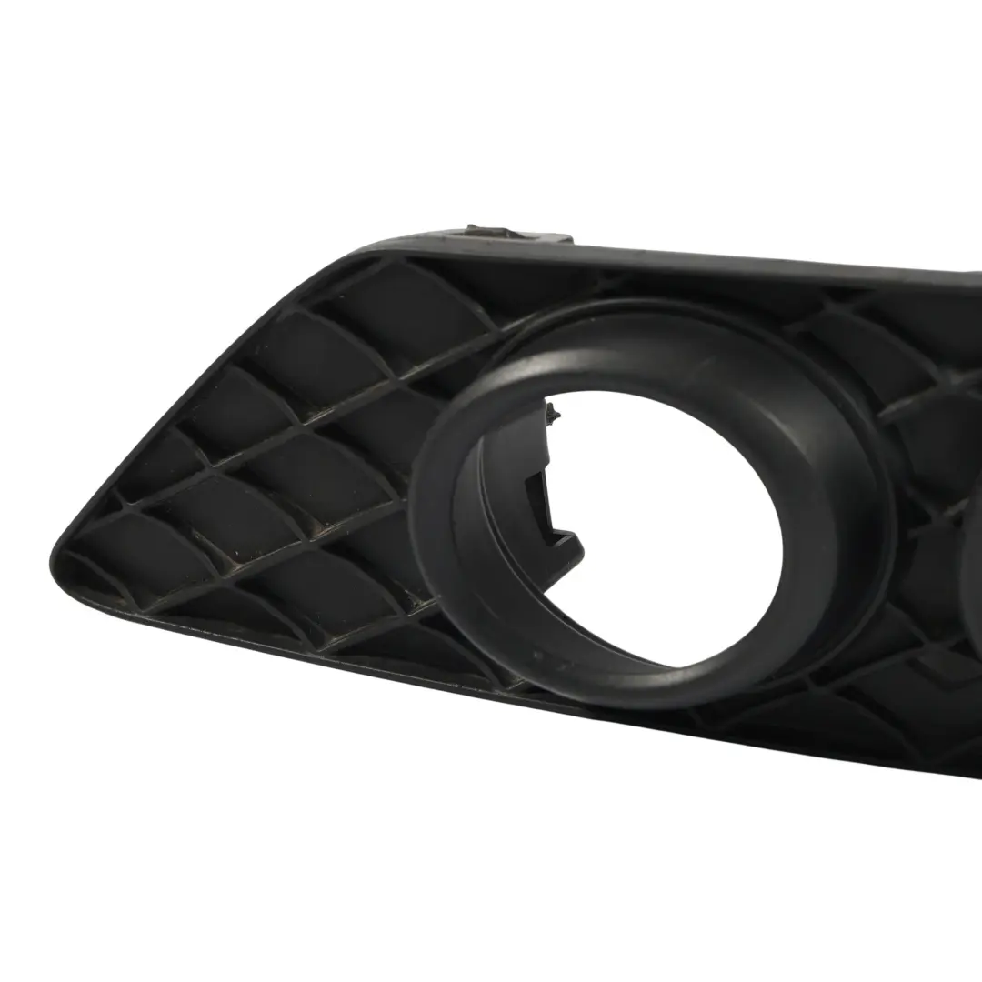 Antiniebla Parachoques Delantero Izquierdo para Mercedes W204 Marco con número de pieza A2048801024 Mercedes W204 Marco Antiniebla Parachoques Delantero Izquierdo - SKU A2048801024 - Número de pieza A2048801024