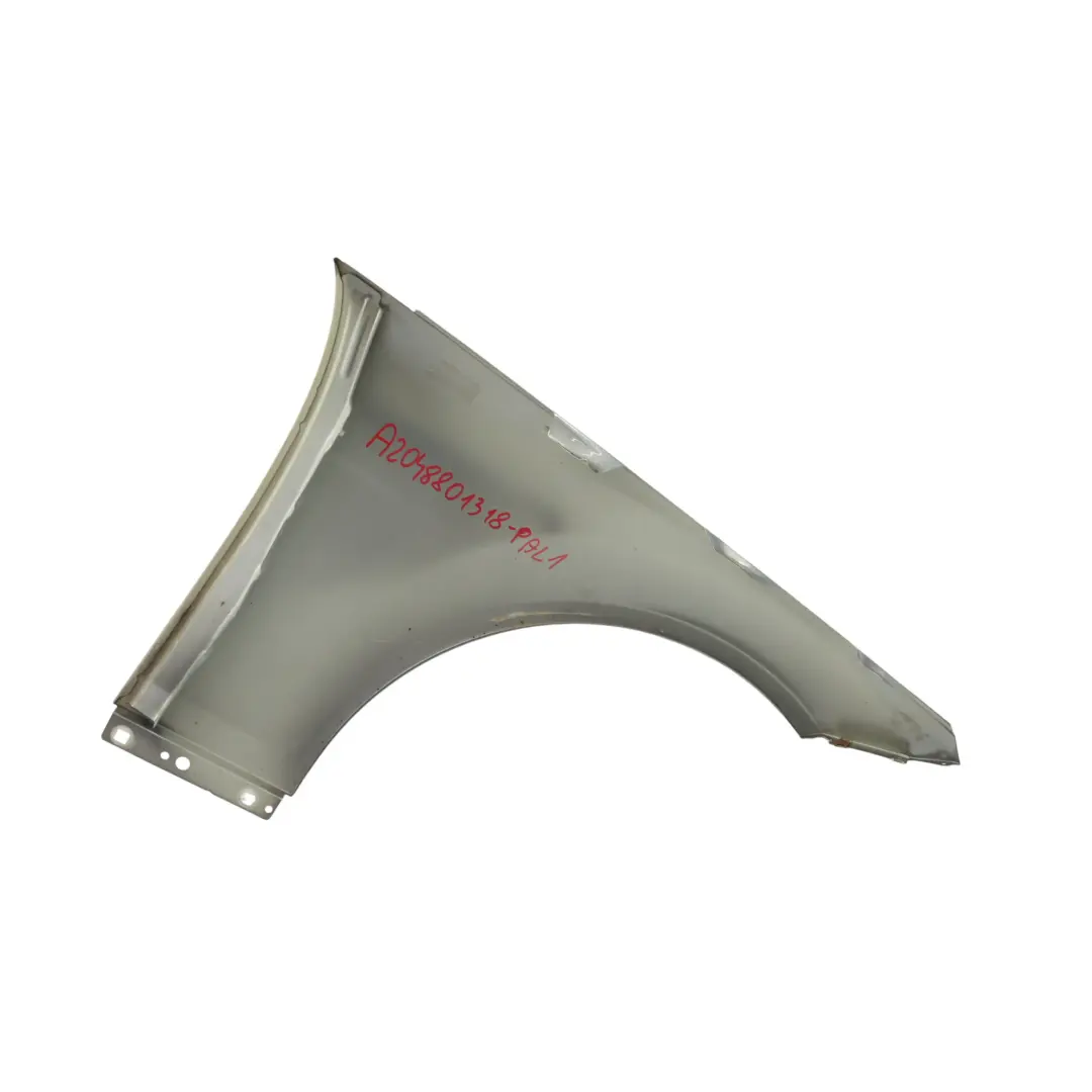 Guardabarros Lateral Izquierdo Delantero Palladium Silver - 792 para Mercedes W204 con número de pieza A2048801318 Mercedes W204 Guardabarros Lateral Izquierdo Delantero Palladium Silver - 792 - SKU A2048801318-PAL1 - Número de pieza A2048801318
