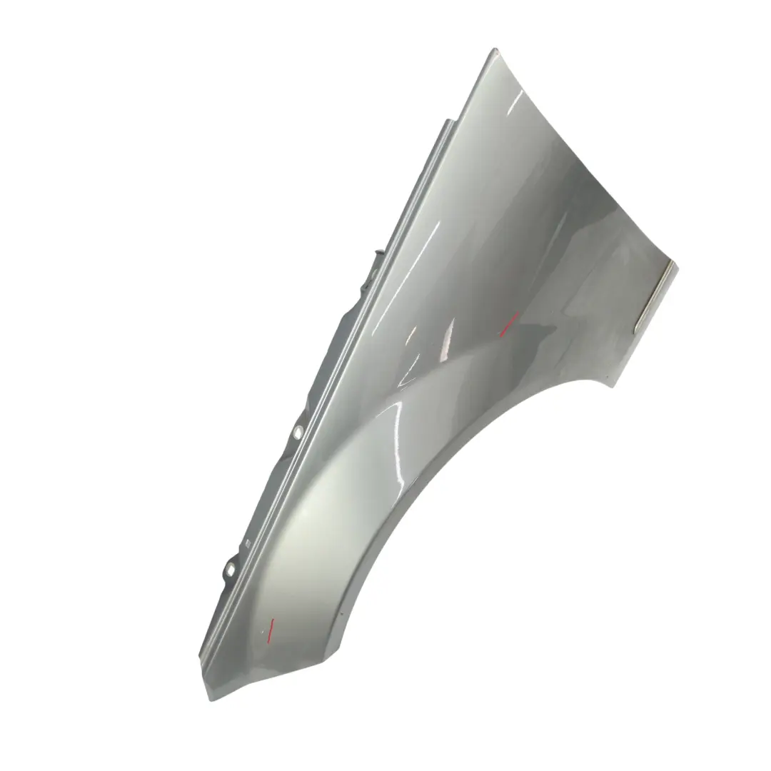 Guardabarros Lateral Izquierdo Delantero Palladium Silver - 792 para Mercedes W204 con número de pieza A2048801318 Mercedes W204 Guardabarros Lateral Izquierdo Delantero Palladium Silver - 792 - SKU A2048801318-PAL1 - Número de pieza A2048801318