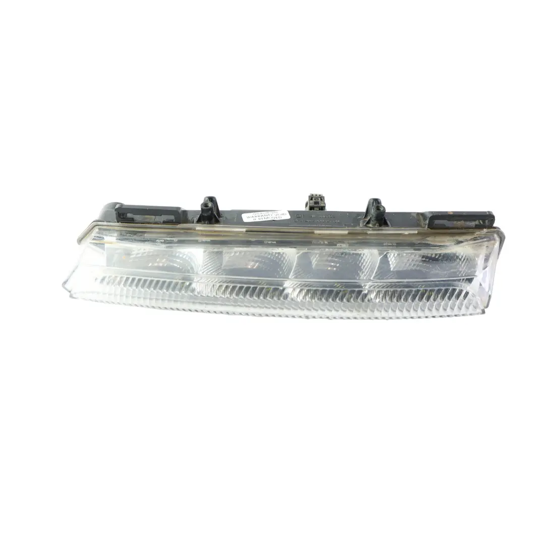 Feu de Jour LED Avant Gauche pour Mercedes W246 à propos du numéro de pièce A2049069100 Mercedes W246 Feu de Jour LED Avant Gauche - SKU A2049069100 - Numéro de pièce A2049069100