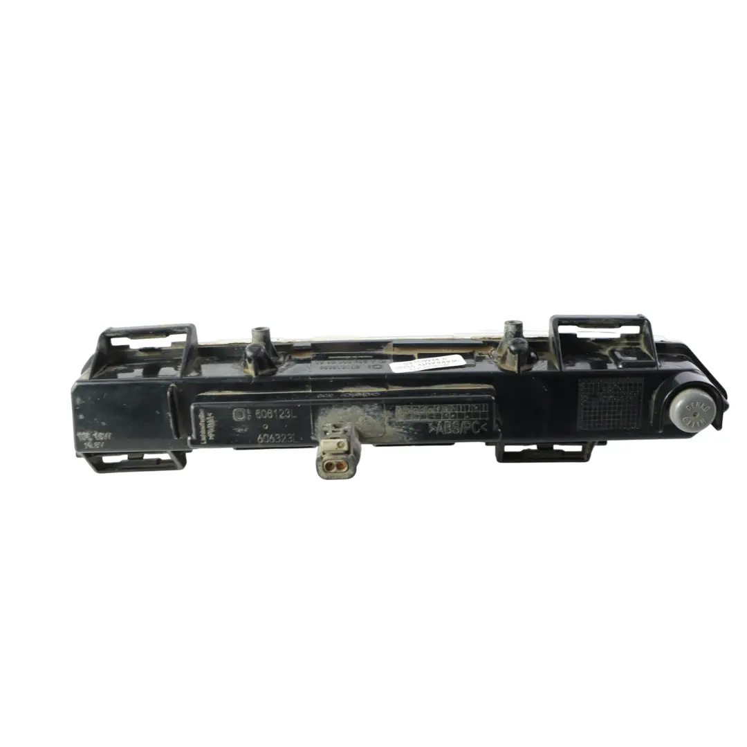 Mercedes W246 Feu de Jour LED Avant Gauche - SKU A2049069100 - Numéro de pièce A2049069100