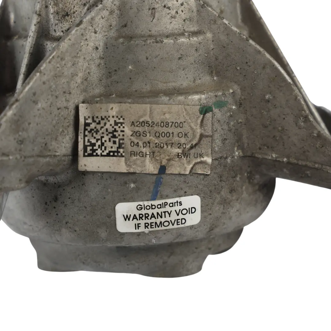 C63 AMG Soporte Motor Derecho para Mercedes C205 con número de pieza A2052408700 Mercedes C205 C63 AMG Soporte Motor Derecho - SKU A2052408700 - Número de pieza A2052408700