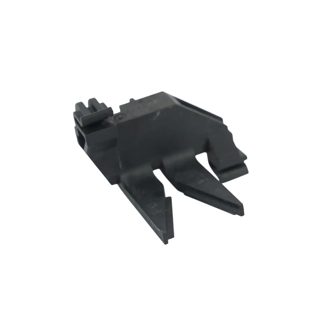 Uchwyt Mocowania Przewodu Chłodnicy M274 do Mercedes W205 o numerze A2055011400 Mercedes W205 Uchwyt Mocowania Przewodu Chłodnicy M274 - SKU A2055011400 - Numer Części A2055011400