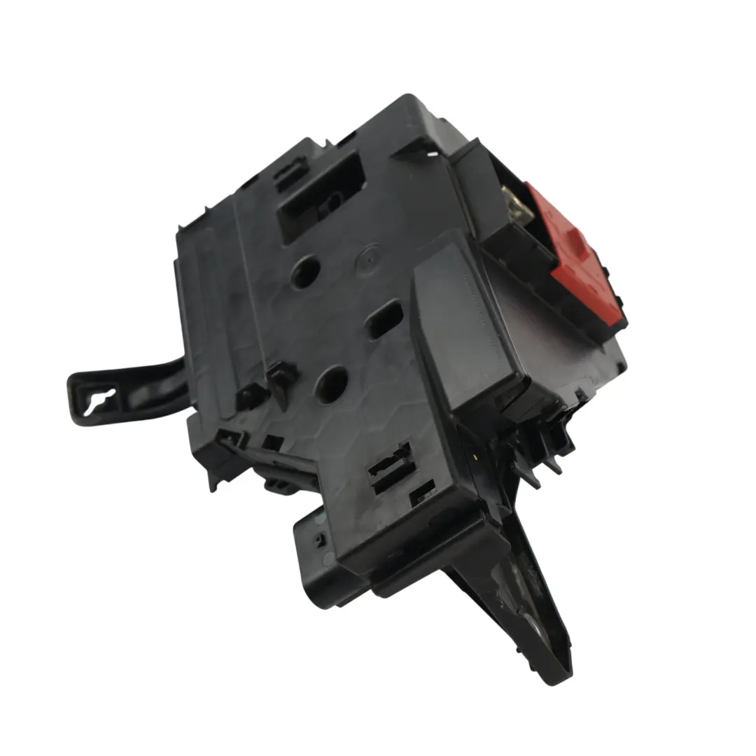 C63 AMG Couvercle Boîtier Boîte Fusibles pour Mercedes C205 à propos du numéro de pièce A2055407311 Mercedes C205 C63 AMG Couvercle Boîtier Boîte Fusibles - SKU A2055407311 - Numéro de pièce A2055407311