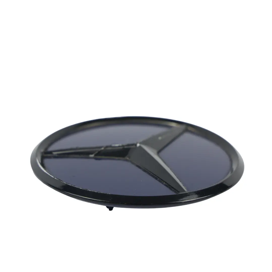 Emblema Tapa Maletero Trasero Azul Brillante Metalizado 896 para Mercedes C205 con número de pieza A2058100018 Mercedes C205 Emblema Tapa Maletero Trasero Azul Brillante Metalizado 896 - SKU A2058100018-BRB1 - Número de pieza A2058100018