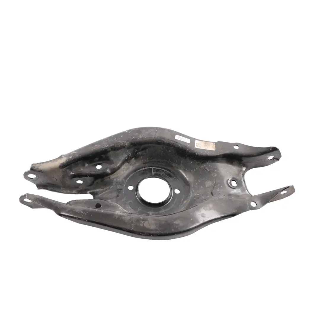 Brazo Suspensión Trasero Inferior Derecho para Mercedes W206 con número de pieza A2063520100 Mercedes W206 Brazo Suspensión Trasero Inferior Derecho - SKU A2063520100 - Número de pieza A2063520100