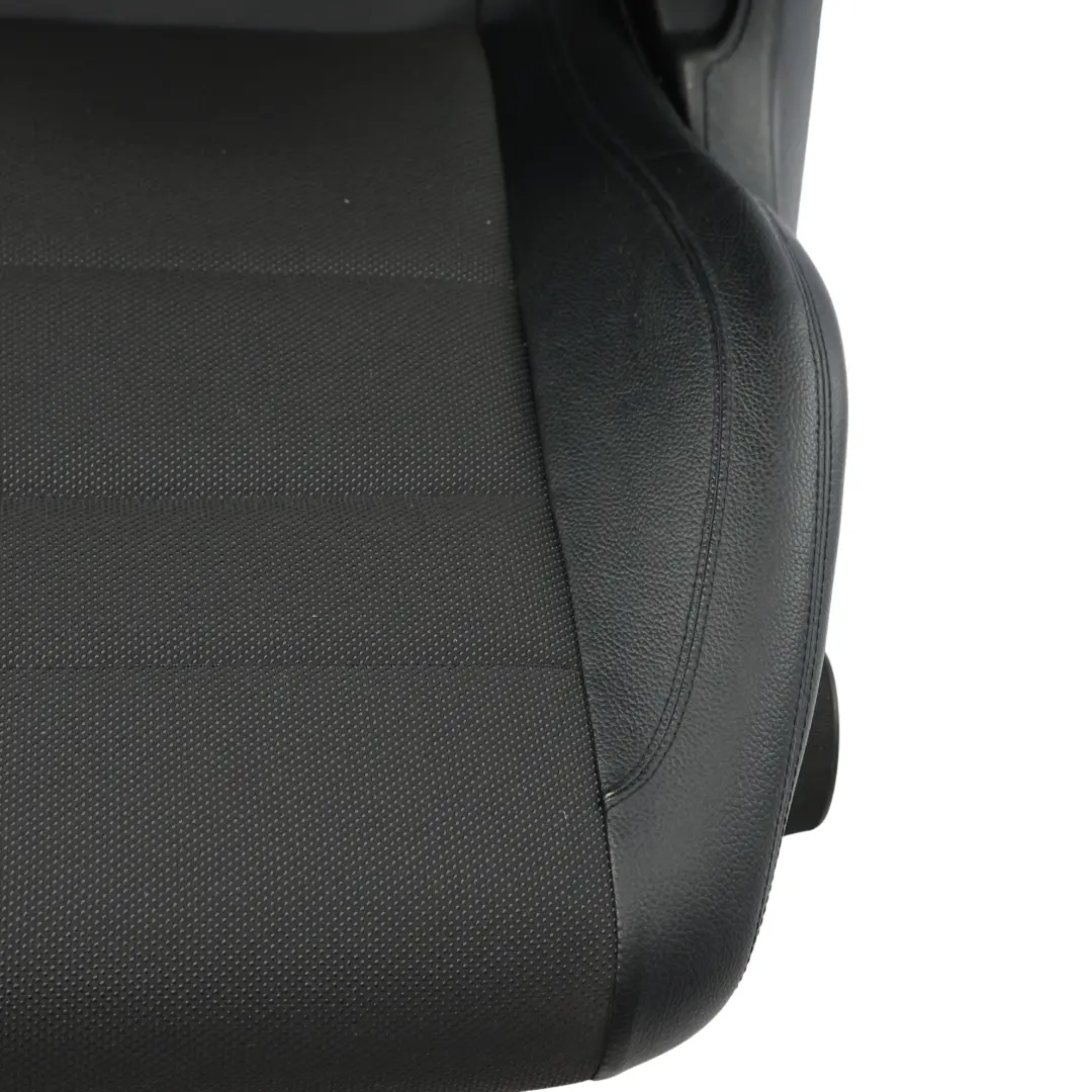 Fotel Lewy Przód Pół Skóra do Mercedes C204 C207 A207 o numerze A2079100847 Mercedes C204 C207 A207 Fotel Lewy Przód Pół Skóra - SKU A2079100847-1 - Numer Części A2079100847