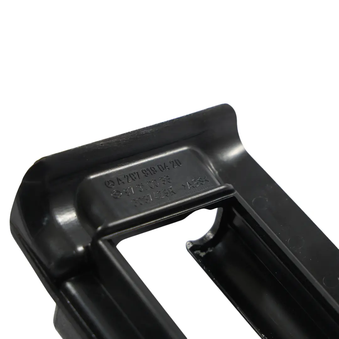 Mercedes A207 W204 Cubierta Riel Asiento Delantero Derecho - SKU A2079190420 - Número de pieza A2079190420