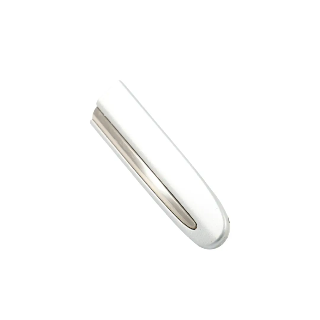Moldura Guardabarros Delantera Izquierda para Mercedes A209 con número de pieza A2096902162 Mercedes A209 Moldura Guardabarros Delantera Izquierda - SKU A2096902162 - Número de pieza A2096902162