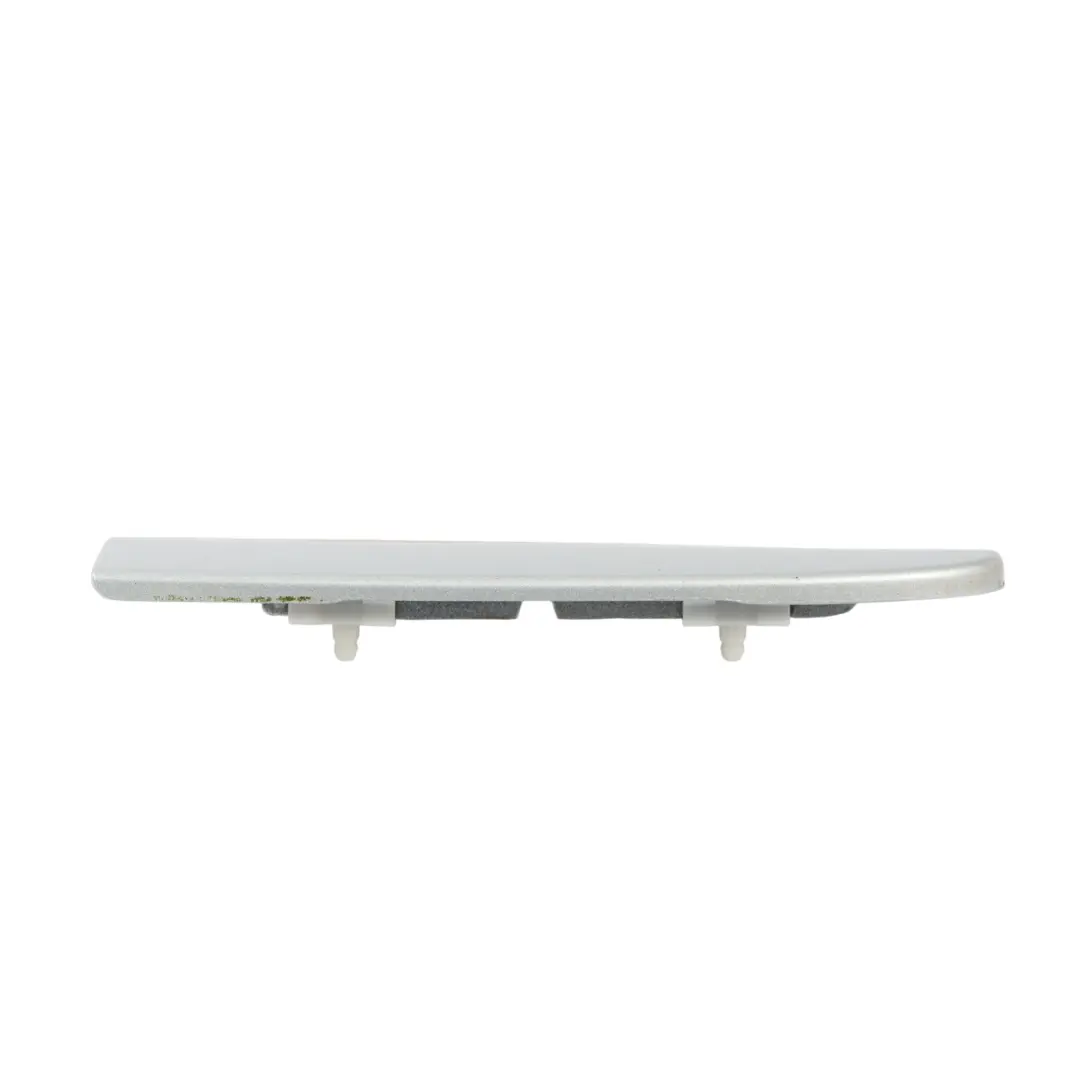 Moldura Plata Iridio 775 Delantero Derecho para Mercedes A209 con número de pieza A2096902262 Mercedes A209 Moldura Plata Iridio 775 Delantero Derecho - SKU A2096902262-IRS2 - Número de pieza A2096902262
