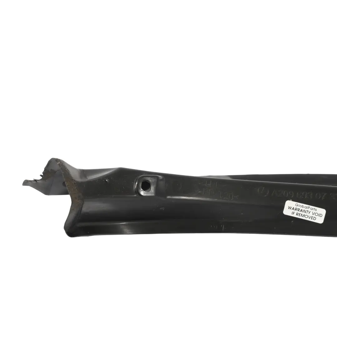 Maskownica Rynny Bagażnika Lewa do Mercedes A209 o numerze A2096930733 Mercedes A209 Maskownica Rynny Bagażnika Lewa - SKU A2096930733 - Numer Części A2096930733