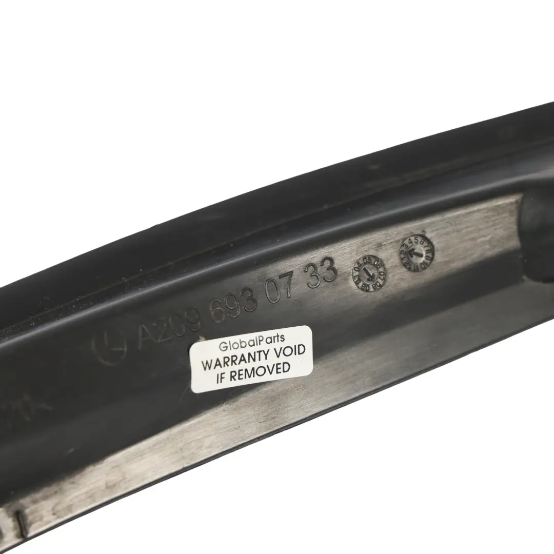 Mercedes A209 Kofferraum Heckklappe Wasserablauf Abdeckung Links - SKU A2096930733 - Teilenummer A2096930733