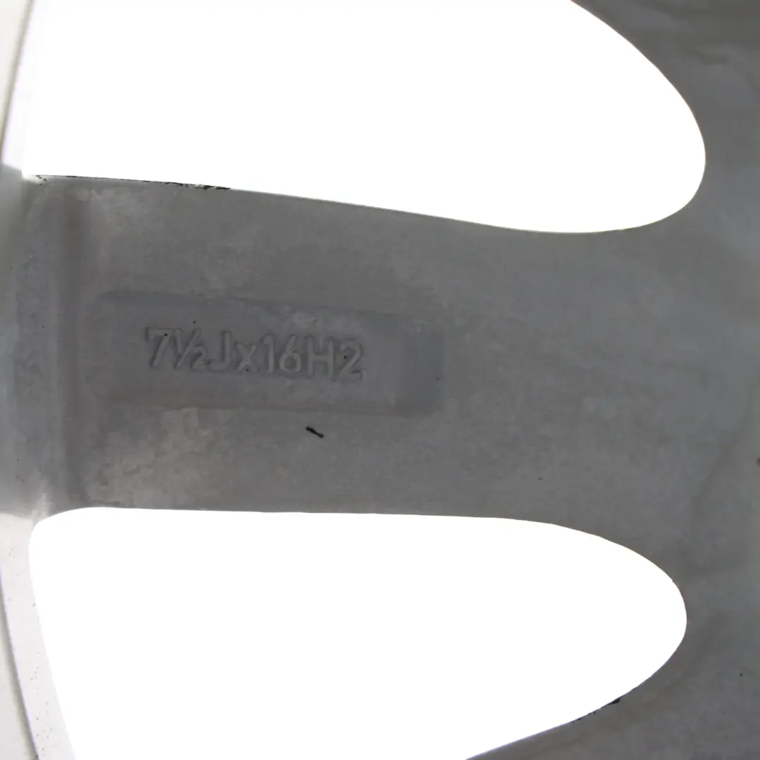 Felga Aluminiowa Srebrna 16" 7.5J ET:42 do Mercedes W211 o numerze A2114015702 Mercedes W211 Felga Aluminiowa Srebrna 16" 7.5J ET:42 - SKU A2114015702-1 - Numer Części A2114015702