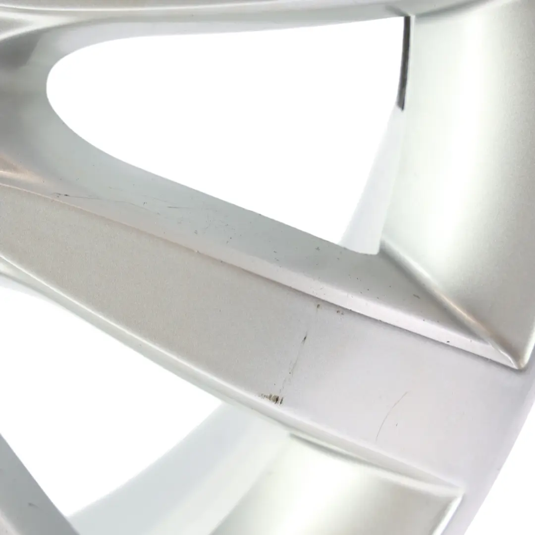 Jante Alliage Argent 16" 7.5J ET:42 pour Mercedes W211 à propos du numéro de pièce A2114015702 Mercedes W211 Jante Alliage Argent 16" 7.5J ET:42 - SKU A2114015702-1 - Numéro de pièce A2114015702