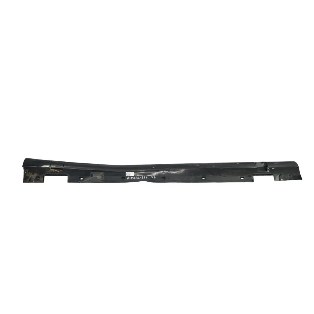 Faldón Lateral Mercedes W212 Derecho AMG Umbral De Puerta Obsidian Black - 197 para con número de pieza A2126981854 Faldón Lateral Mercedes W212 Derecho AMG Umbral De Puerta Obsidian Black - 197 - SKU A2126981854-OB - Número de pieza A2126981854