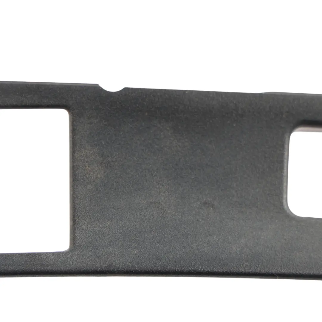 Maniglia coperchio bagagliaio Estate Tailgate Opener Trim Strip per Mercedes W212 con numero di parte A2127401693 Mercedes W212 Maniglia coperchio bagagliaio Estate Tailgate Opener Trim Strip - SKU A2127401693 - Numero di parte A2127401693
