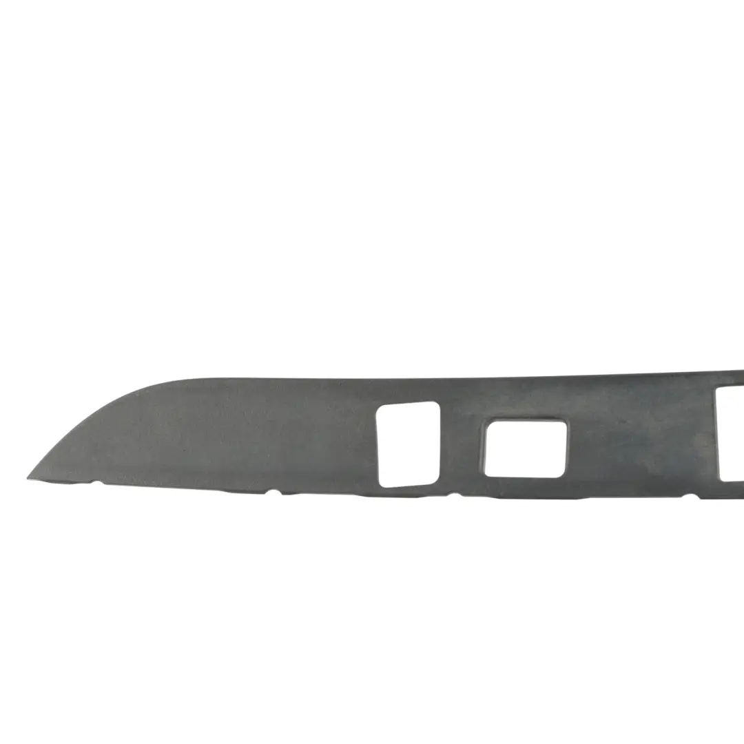 Listwa Wykończenia Klapy Bagażnika do Mercedes W212 o numerze A2127401693 Mercedes W212 Listwa Wykończenia Klapy Bagażnika - SKU A2127401693 - Numer Części A2127401693