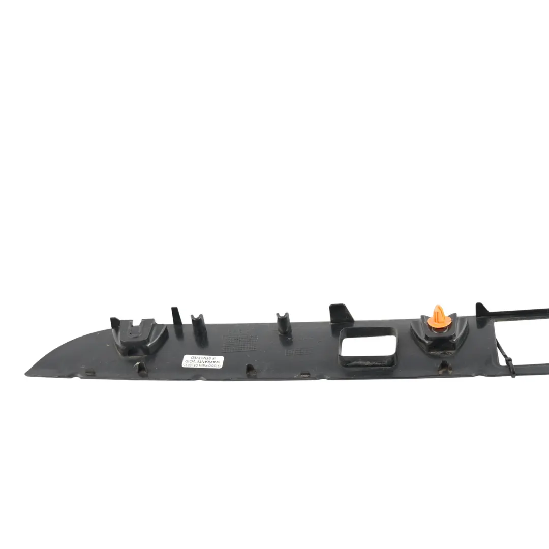 Maniglia coperchio bagagliaio Estate Tailgate Opener Trim Strip per Mercedes W212 con numero di parte A2127401693 Mercedes W212 Maniglia coperchio bagagliaio Estate Tailgate Opener Trim Strip - SKU A2127401693 - Numero di parte A2127401693