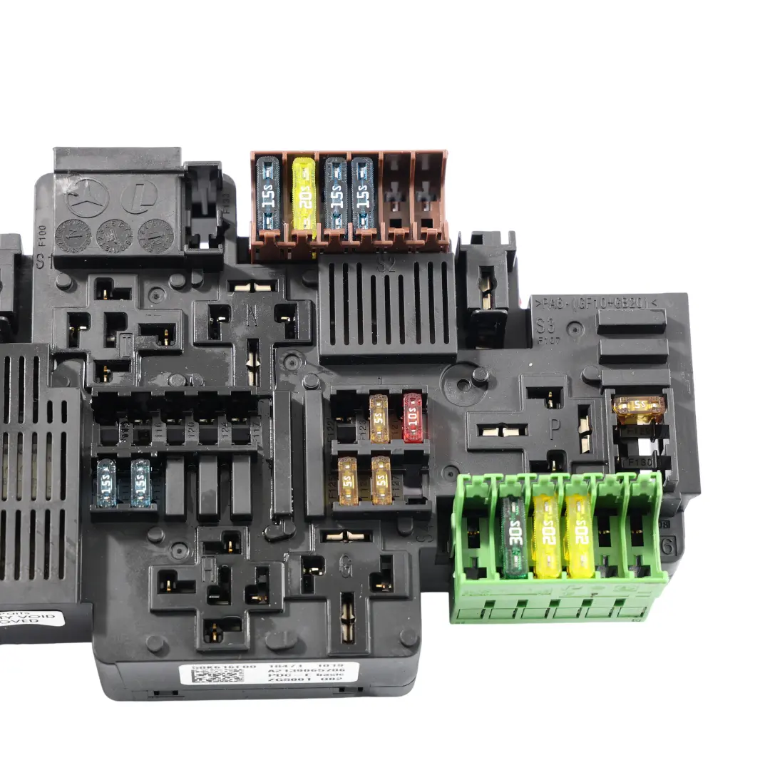 Porsche Cayenne S 92A Caja Fusibles Relés Motor Delantero - SKU A2139065706-2 - Número de pieza A2139065706