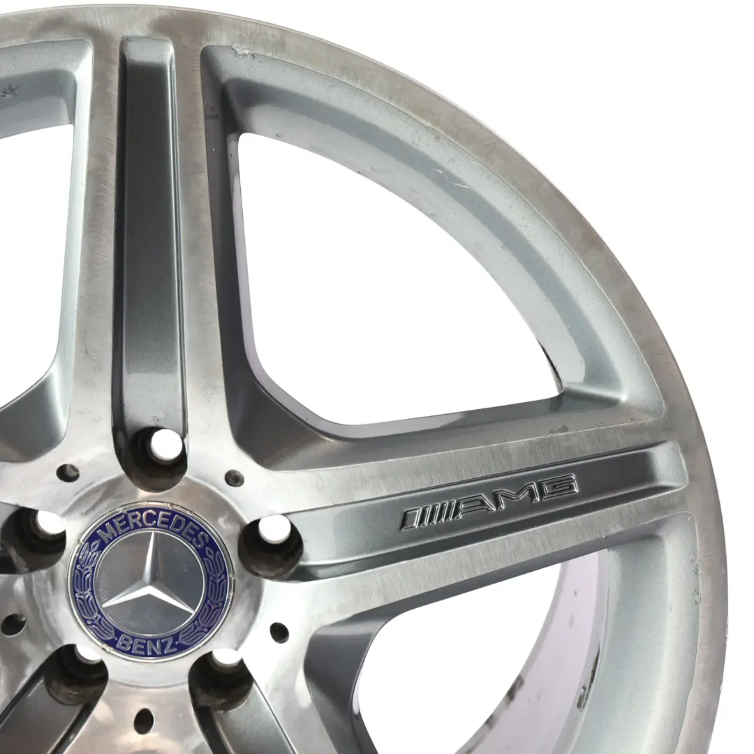 Jante Arrière 18" 9.5J ET:28 5 Branches pour Mercedes CLS C219 AMG à propos du numéro de pièce A2194011802 Mercedes CLS C219 AMG Jante Arrière 18" 9.5J ET:28 5 Branches - SKU A2194011802-2 - Numéro de pièce A2194011802