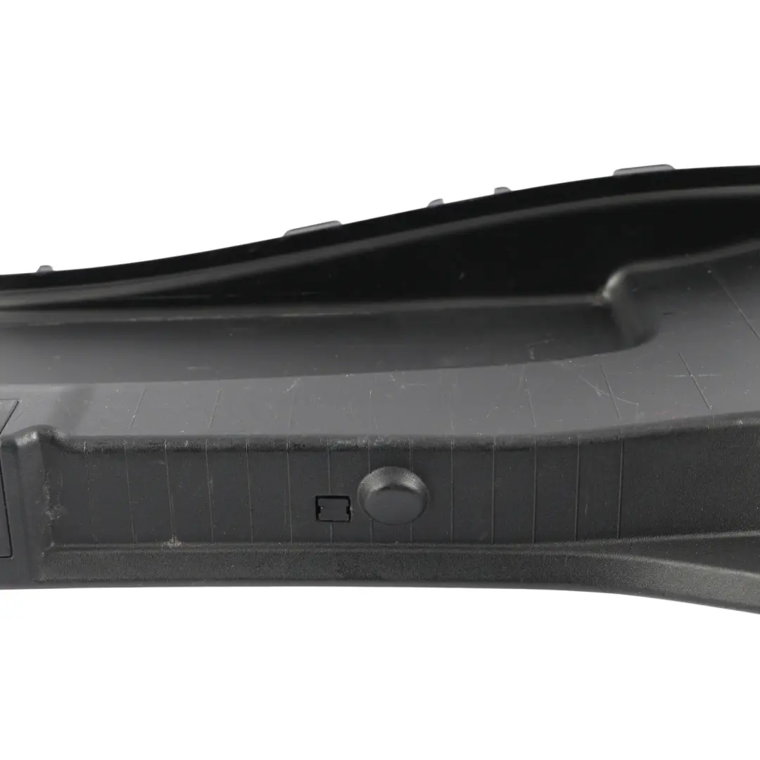 Pannello Copertura Serratura Bordo Bagagliaio per Mercedes C219 con numero di parte A2196930291 Mercedes C219 Pannello Copertura Serratura Bordo Bagagliaio - SKU A2196930291 - Numero di parte A2196930291