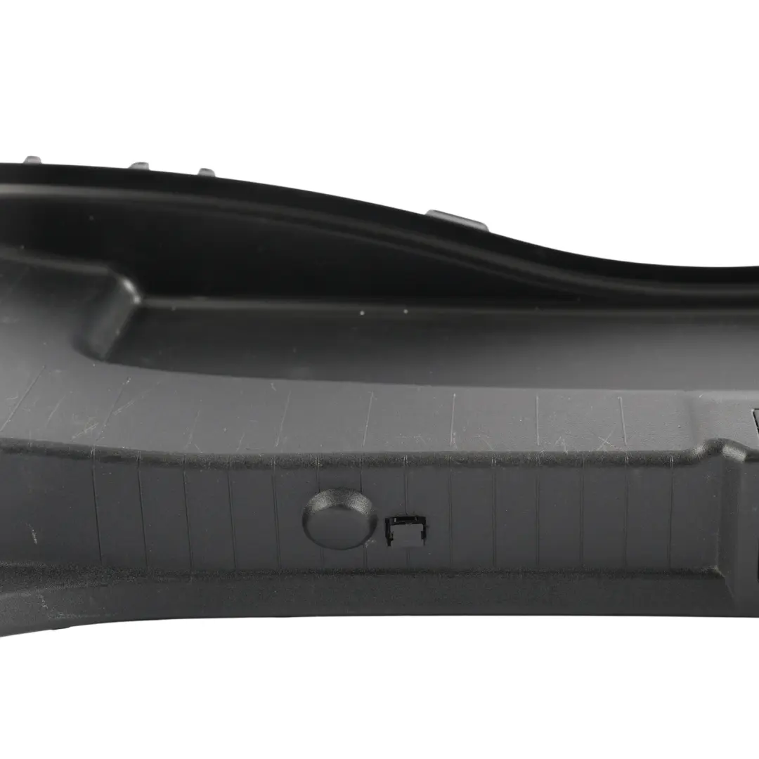 Pannello Copertura Serratura Bordo Bagagliaio per Mercedes C219 con numero di parte A2196930291 Mercedes C219 Pannello Copertura Serratura Bordo Bagagliaio - SKU A2196930291 - Numero di parte A2196930291