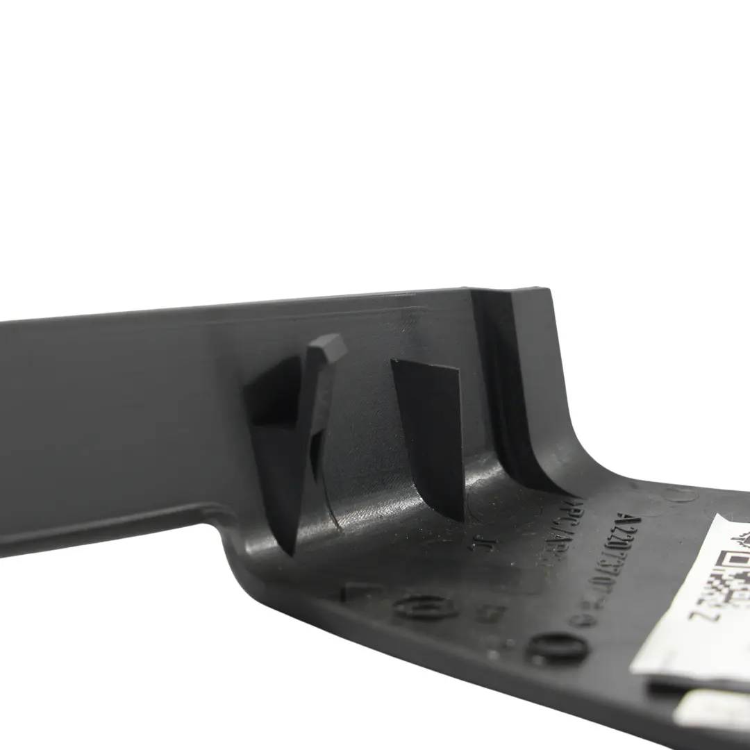 Mercedes W220 Osłona Przełącznika Szyby Drzwi Tylna Lewa - SKU A2207370728 - Numer Części A2207370728