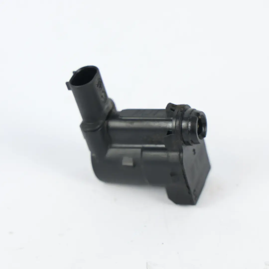 Attuatore Motore Serratura Sportello Carburante per Mercedes W205 con numero di parte A2228203197 Mercedes W205 Attuatore Motore Serratura Sportello Carburante - SKU A2228203197 - Numero di parte A2228203197