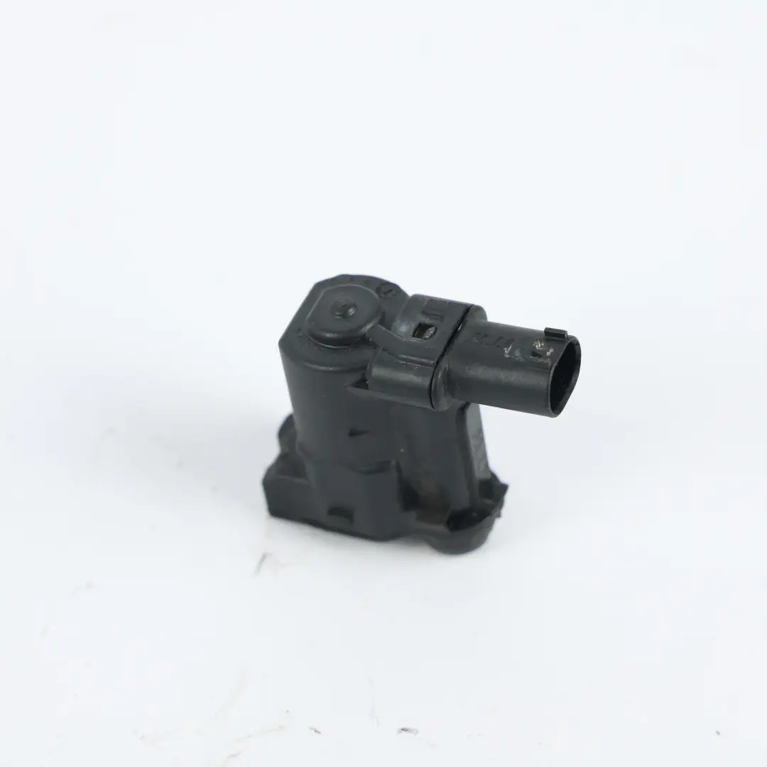 Mercedes W205 Moteur Actionneur Trappe Réservoir Carburant - SKU A2228203197 - Numéro de pièce A2228203197