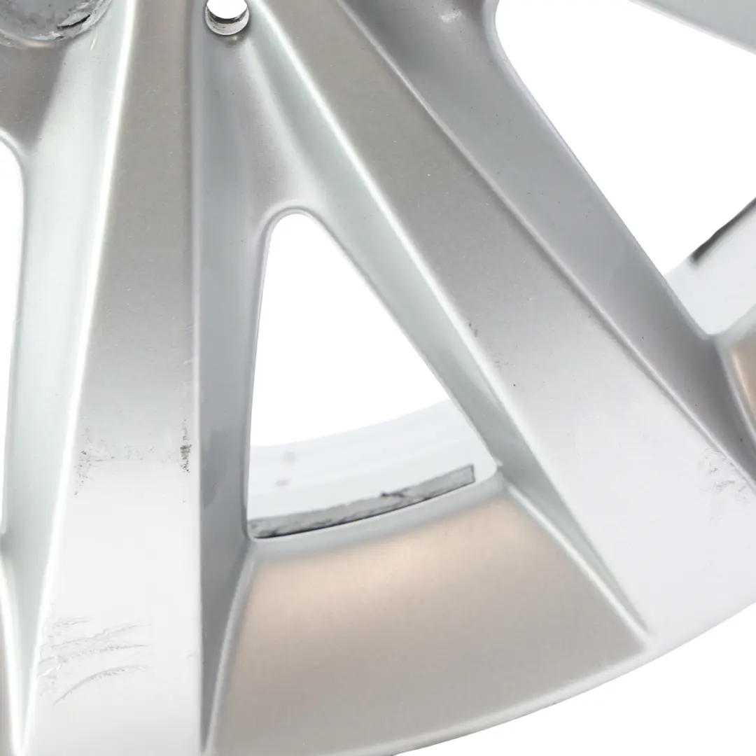 Felga Aluminiowa Srebrna 16" ET:49 6,5J do Mercedes W176 W246 o numerze A2464010500 Mercedes W176 W246 Felga Aluminiowa Srebrna 16" ET:49 6,5J - SKU A2464010500-1 - Numer Części A2464010500