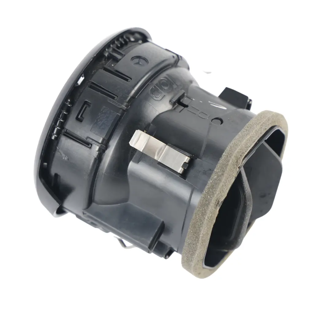Bocchetta Aria Cruscotto Destra Argento Shadow per Mercedes W246 con numero di parte A2468304000 Mercedes W246 Bocchetta Aria Cruscotto Destra Argento Shadow - SKU A2468304000-1 - Numero di parte A2468304000