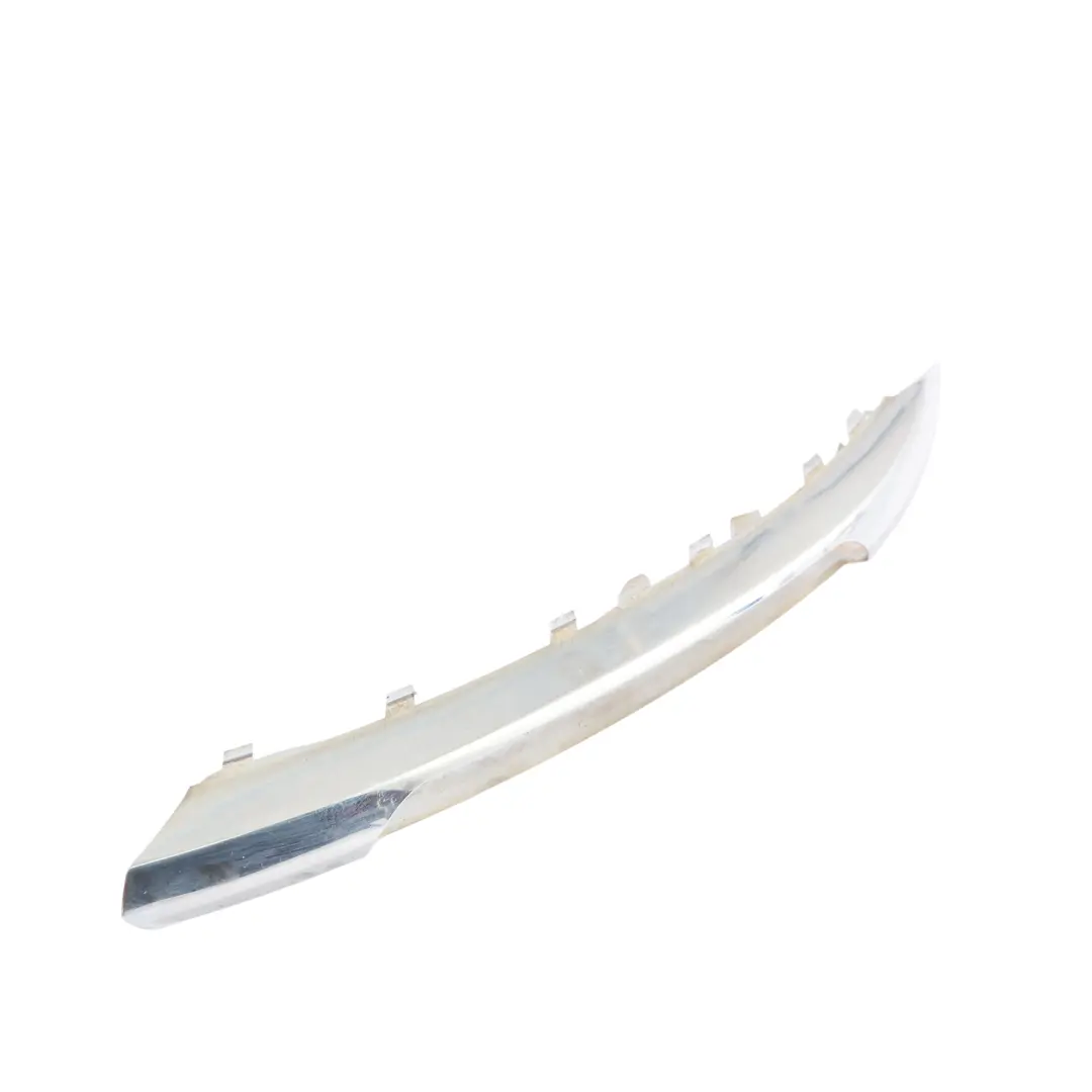 Modanatura Luce Paraurti Anteriore Sinistra Cromato per Mercedes W246 con numero di parte A2468850474 Mercedes W246 Modanatura Luce Paraurti Anteriore Sinistra Cromato - SKU A2468850474 - Numero di parte A2468850474